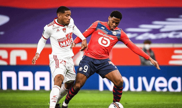 虽然巴黎在 虽然巴黎在