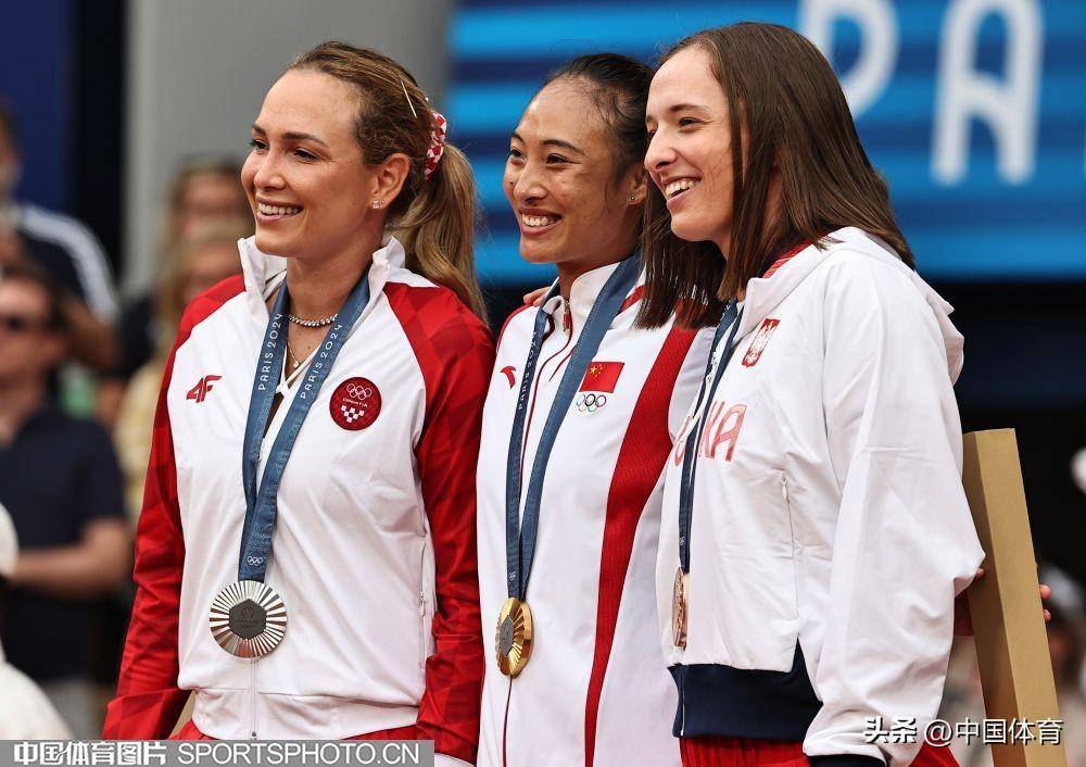 吸纳先进的 吸纳先进的