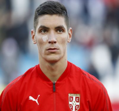 人生赢家!霍福德与家人携带NBA总冠军奖杯回多米尼加庆祝夺冠