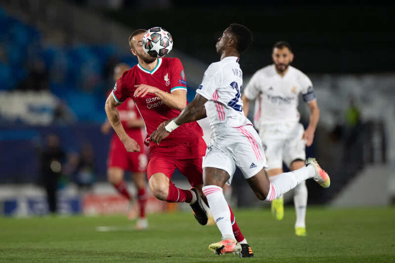 他在面对对 他在面对对