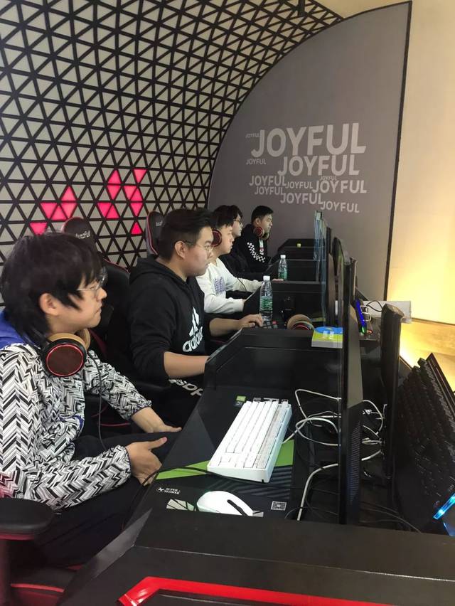 个赛场陷入 个赛场陷入